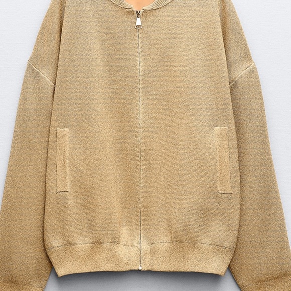 BOMBER JACKET KNITTED METALLIC YARN (NWT)

Size S 
NEW WITH TAG - Picture 4 of 6